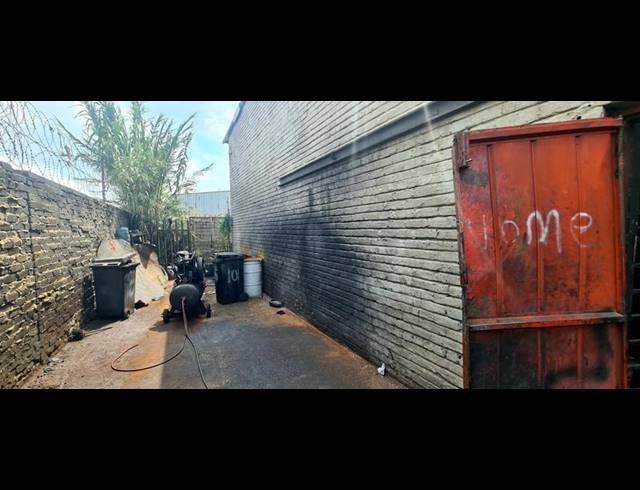 INDUSTRIAL PROPERTY TO RENT IN ROODEPOORT CENTRAL